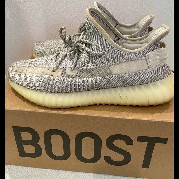 🎉HOST PICK🎉 adidas Yeezy Boost 350 V2 Static (non-reflective) Size: 9.5 - Picture 1 of 11
